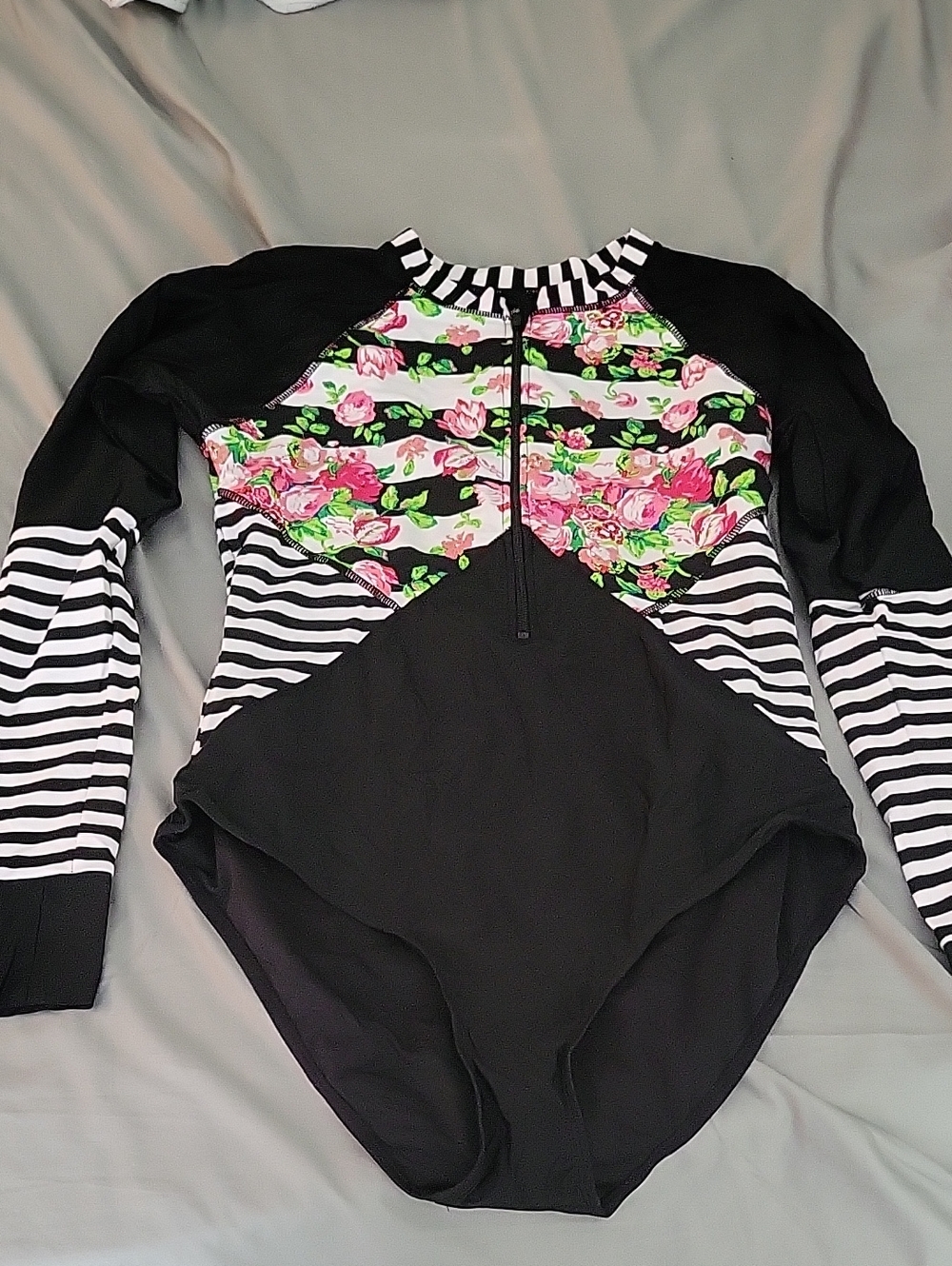 Womans Long Sleeve Floral Stripe Rash Guard Swimsuit - Black & Pink